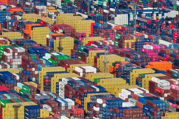 Guerra comercial entre China y EU provocó que sus economías se estancaran debido a los aranceles