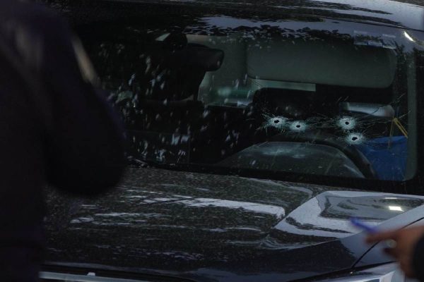 Investigan a policías por presuntamente alterar escena del homicidio de colaboradores de Clara Brugada