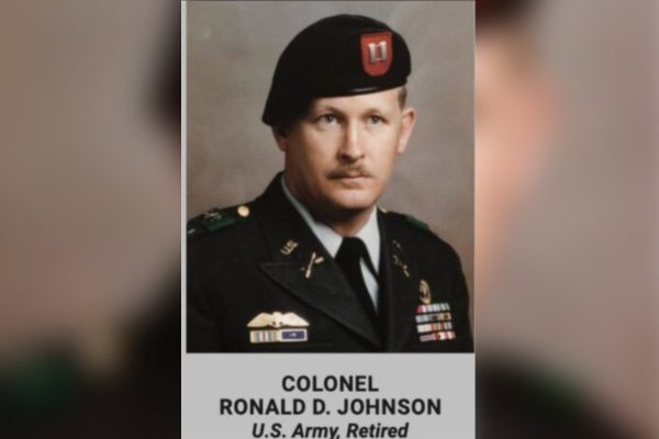 Ronald Johnson cuando era coronel