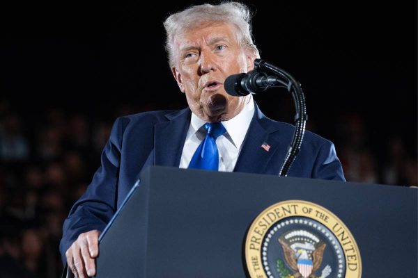 Trump dice que no busca un tercer mandato como presidente de EU