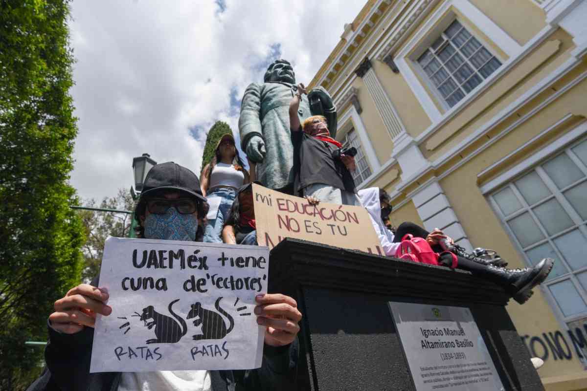 estudiantes UAEMÉX