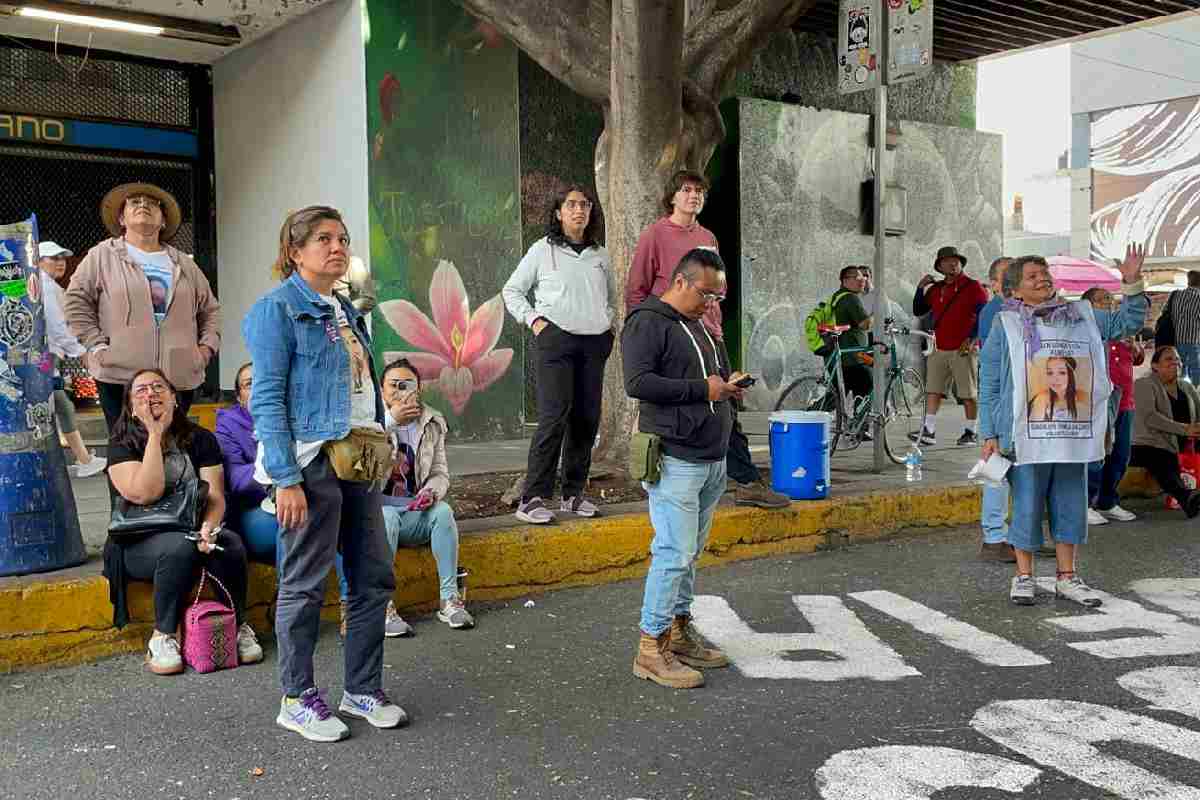 Madres buscadoras mantienen plantón en Calzada de Tlalpan; exigen al Gobierno de CDMX reactivar búsquedas