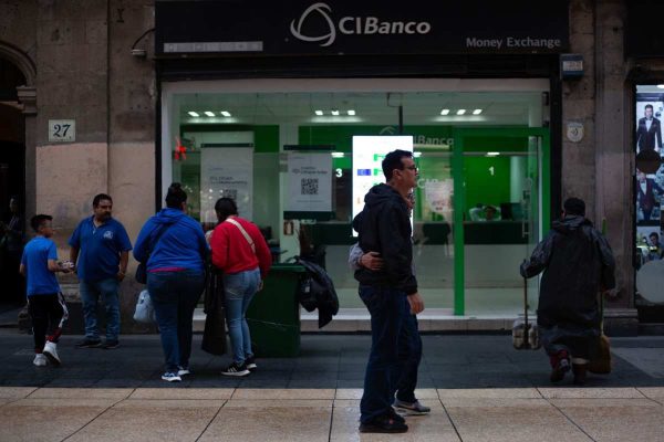 Agencias Fitch Ratings y S&P bajan calificación a Intercam, Vector y CIBanco por acusación de lavado