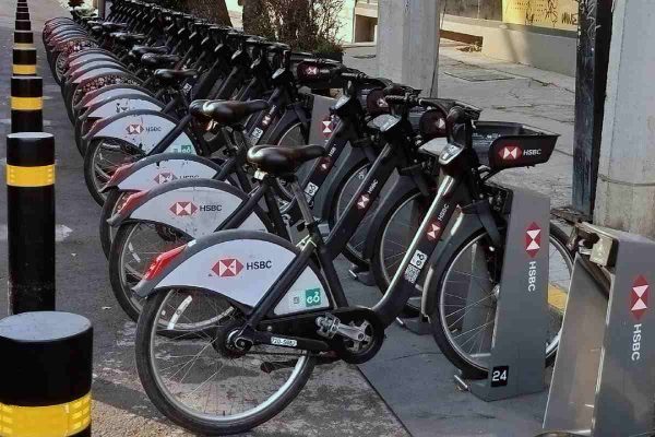 Clara Brugada se comprometió a aumentar el número de ecobicis en CDMX antes del mundial