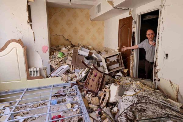 Daños en una vivienda en Irán tras bombardeos de Israel y EU