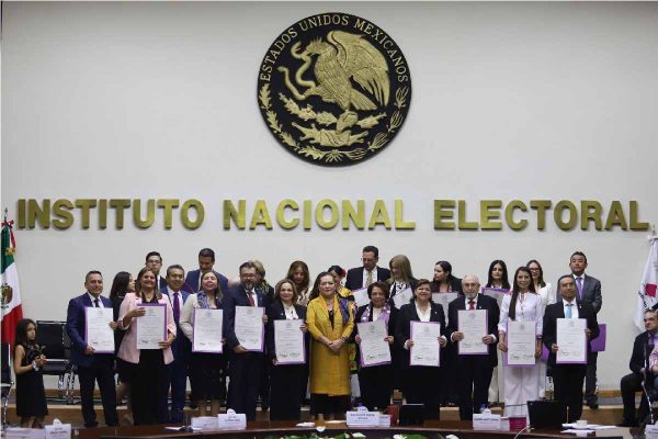 INE entrega constancias mayoría magistrados y magistradas