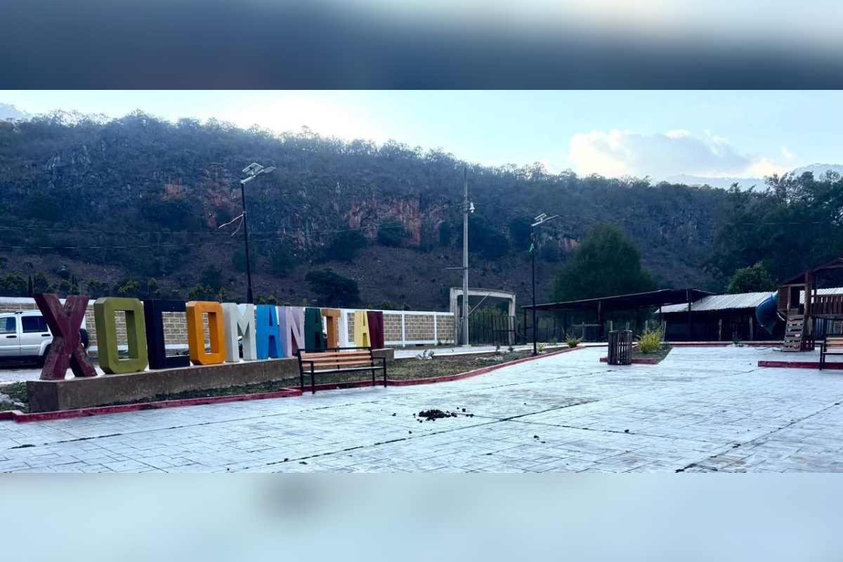 Letras que identifican al pueblo de Xocomanatlán