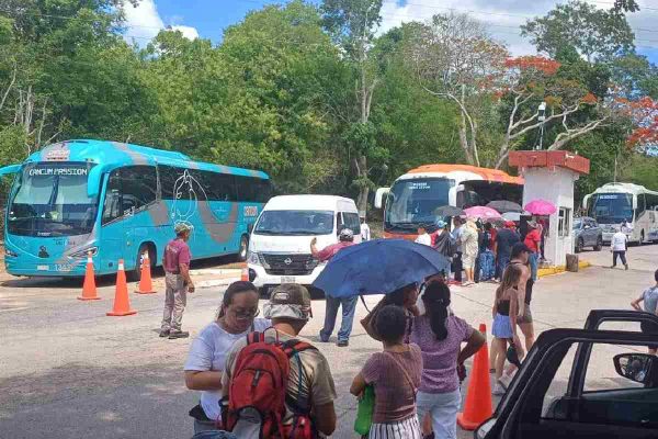 Maestros de la CNTE en Yucatán toman Chichén Itzá y otros sitios arqueológicos; permiten entrada sin pagar