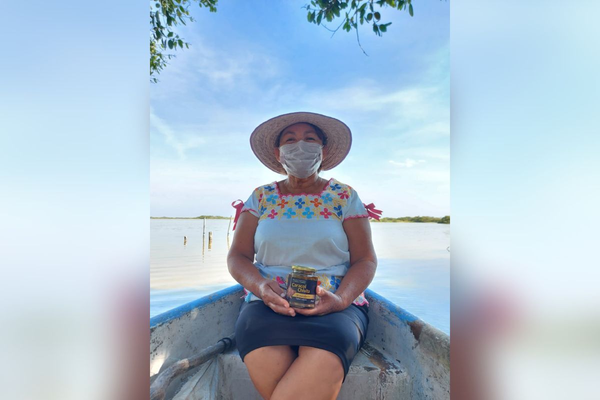 Mayri Beatriz es una de las pocas mujeres que cuentan con permiso para pescar chivita