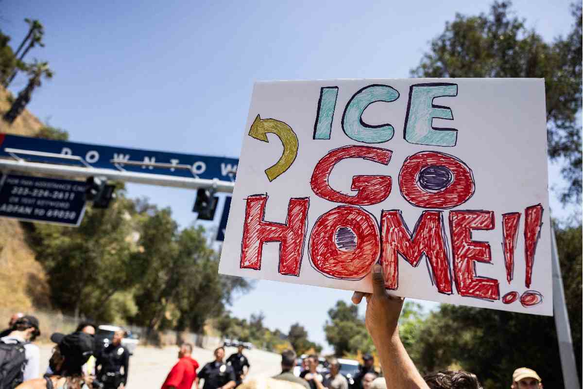 Protesta contra redadas migratorias