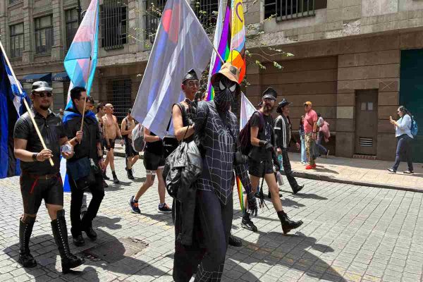 Protesta por desapariciones LGBT y crímenes de odio persistió entre fiesta y el color de la Marcha