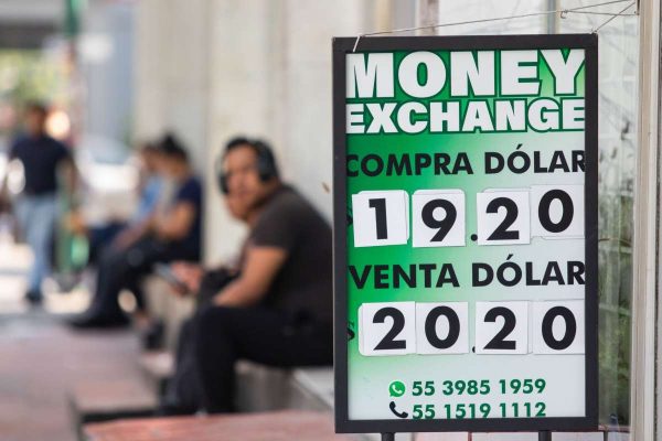 Senado de EU reduce impuesto a remesas del 3.5% al 1%; recaudación irá a plan de seguridad
