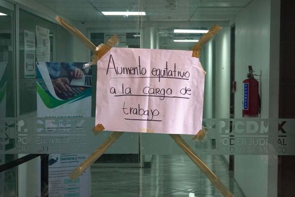 Trabajadores de Defensoría Pública de CDMX suman 19 días en paro; exigen destitución de su director