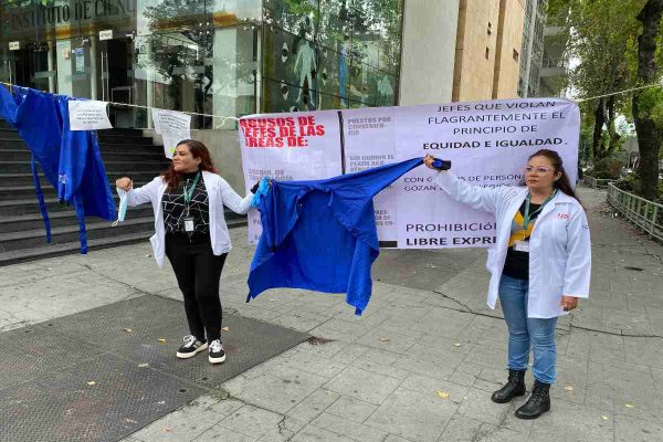 Trabajadores del INCIFO protestan por falta de insumos para identificación de cuerpos