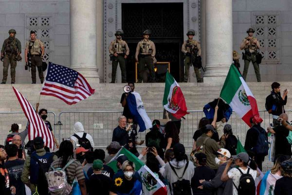 Trump suspende redadas contra migrantes en granjas, hoteles y restaurantes, reporta NYT