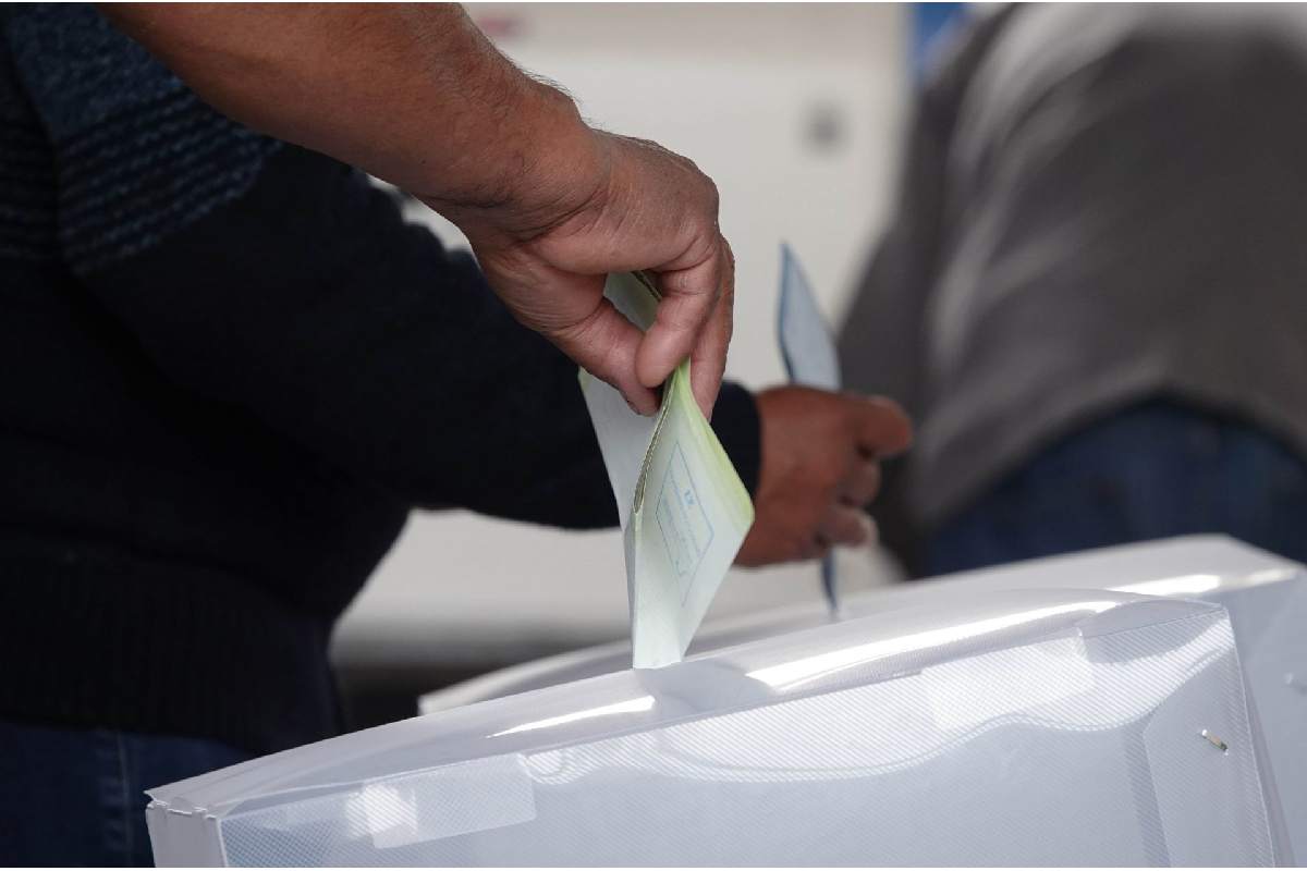 AMLO reaparece públicamente para votar en la elección judicial
