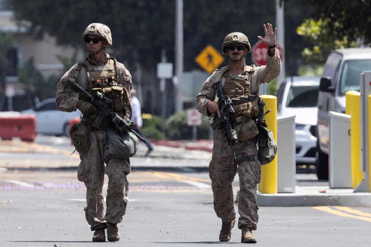 200 marines llegan a Los Ángeles en medio de protestas contra redadas migrantes