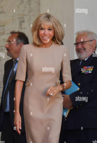 Publicación desinforma sobre el género de Brigitte Macron; fotos muestran a su hermano