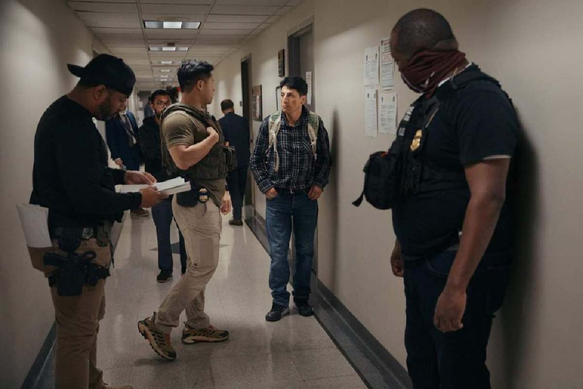 “Muéstrame la orden de arresto”: agentes detienen a migrantes afuera de las cortes en Estados Unidos