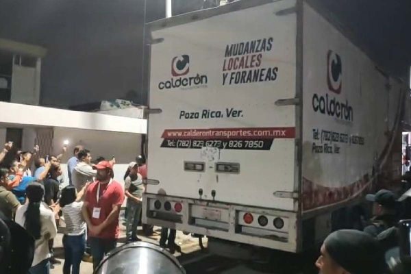 Ante protestas y hechos de violencia, 13 municipios de Veracruz cambian sede o piden atracción del OPLE para el cómputo de votos