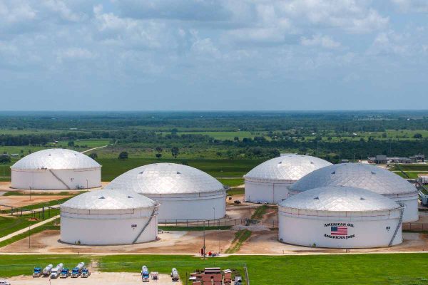 sube precio petróleo tras ataques de EU a Irán