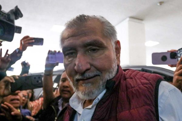 Adán Augusto reaparece en Consejo de Morena y acusa “politiquería”; morenistas lo respaldan: “¡no estás solo!”
