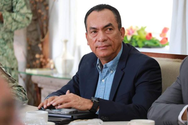 Adrián López Solís renuncia como fiscal de Michoacán