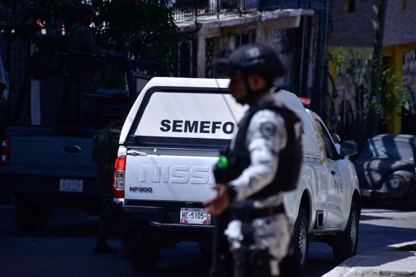 Asesinan a seis hombres en Acapulco, Guerrero; cuatro fueron hallados en cajuelas de taxis colectivos