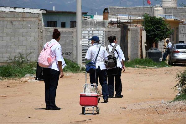 Brigadas de vacunación contra los casos de sarampión en Chihuahua