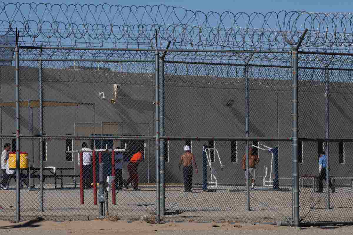Centro de detención de migrantes de ICE