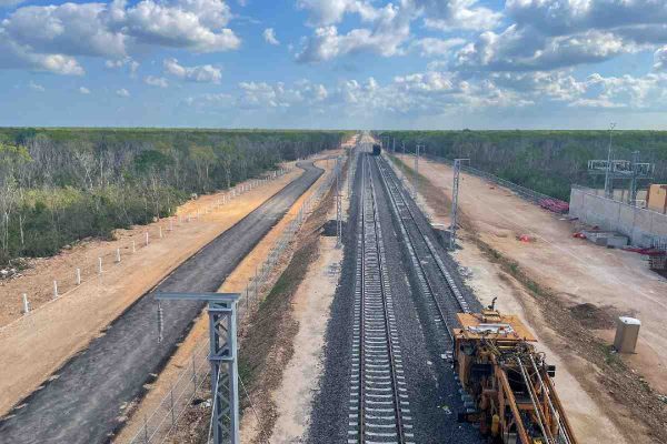 Construcción de tramos del tren maya