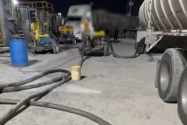 Decomisan casi 2 millones de litros de huachicol, contenedores y vehículos en Reynosa, Tamaulipas