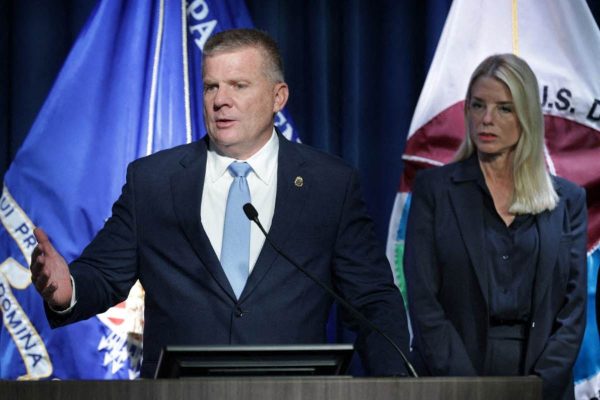 EU acusa a cárteles de fabricar pastillas con metanfetamina