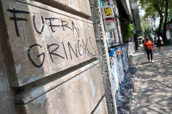 EU alerta a ciudadanos por tercera marcha contra gentrificación en CDMX, tras agresiones previas  