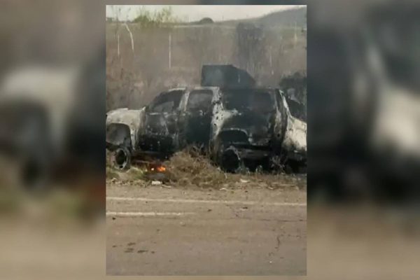 Enfrentamiento entre civiles en Elota y Cosalá, Sinaloa, deja quema de vehículos y bloqueos