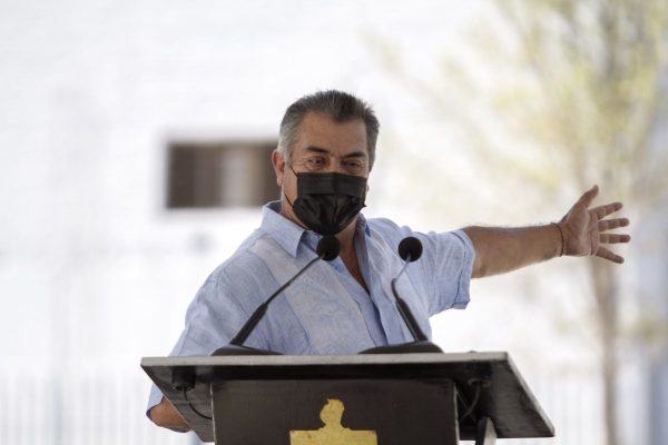 Incendian casa de exgobernador de Nuevo León, Jaime Rodríguez “El Bronco”;