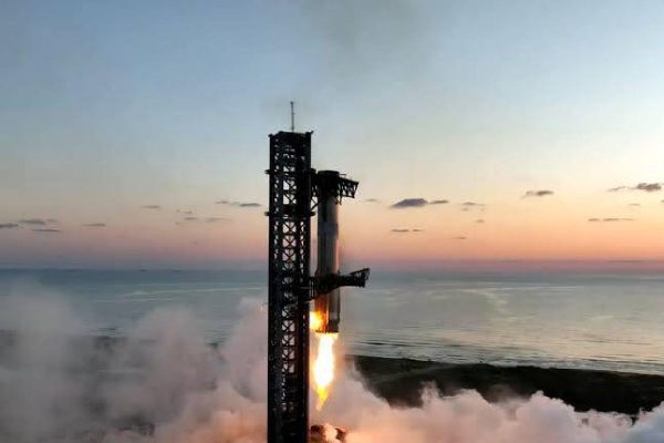 Marina vigila a SpaceX en las costas de Tamaulipas; Sheinbaum advierte proceso legal por daños ambientales
