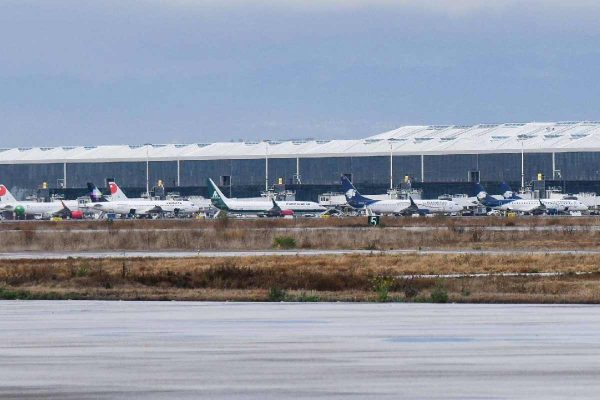 México defiende reducción de operaciones en el AICM y destaca resultados del AIFA tras acusaciones de EU