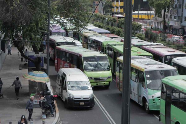 “Tarifa de CDMX es la más baja del continente”: marchan transportistas para exigir aumento a pasaje