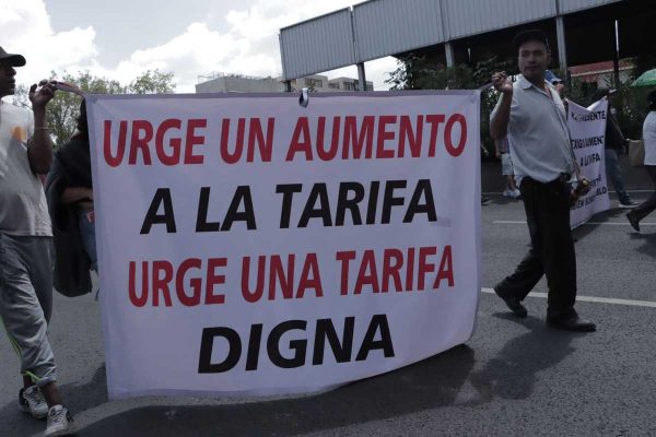 “Tarifa de CDMX es la más baja del continente”: marchan transportistas para exigir aumento a pasaje