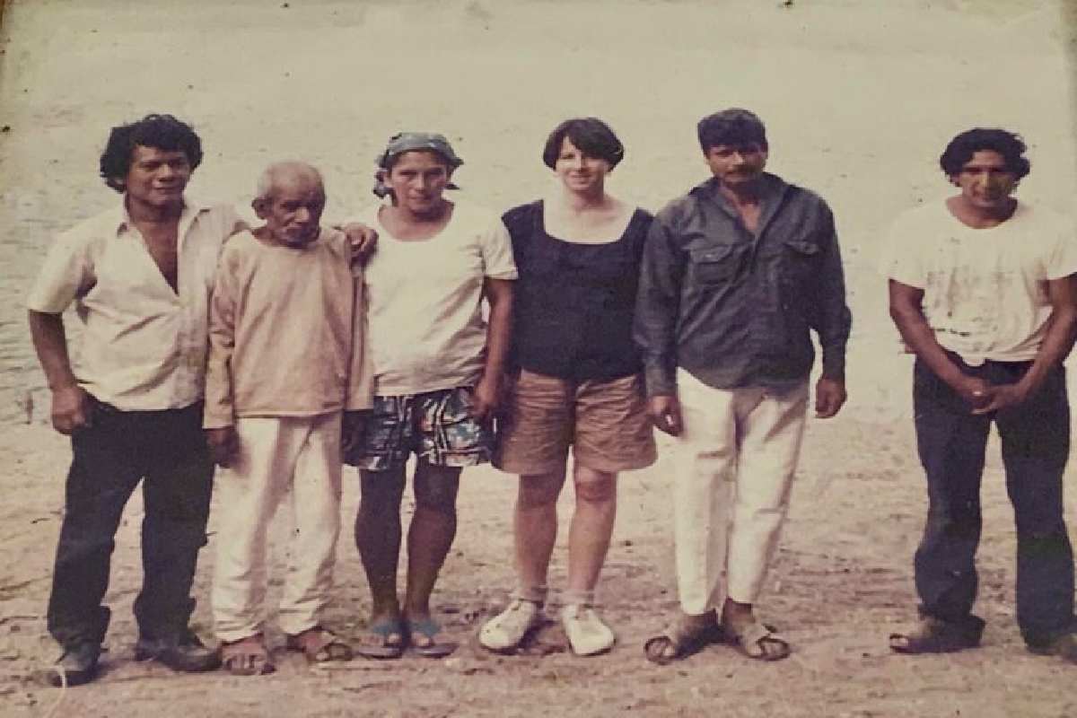 Tintoreros de Pinotepa de Don Luis con la antropóloga Marta Turok
