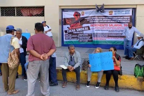 Trabajadores del agua en Chilpancingo, Guerrero, llevan tres días en paro; exigen pago de adeudos y aumento salarial
