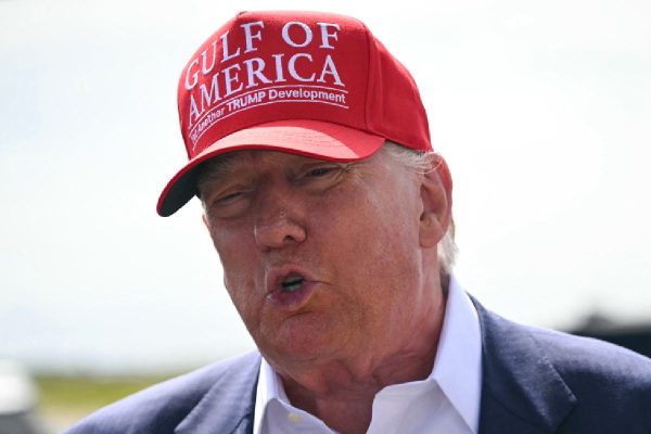 Trump aseguró que Musk está molesto por eliminar los subsidios a vehículos eléctricos