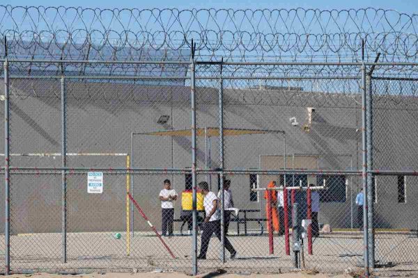 60 mexicanos están detenidos por redadas en California, informa SRE; reportan a un trabajador muerto