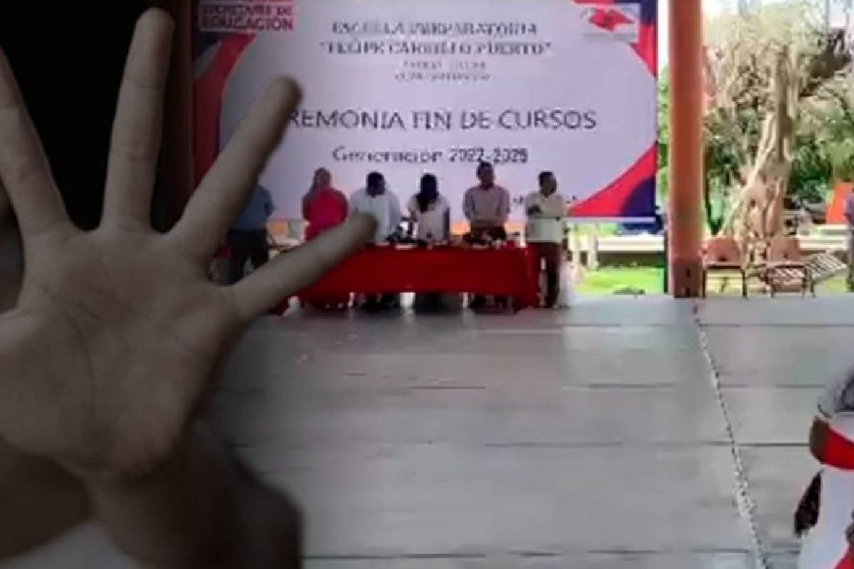 Detienen a profesor denunciado por acoso durante graduación en Chiapas; alumna reprocha el silencio institucional