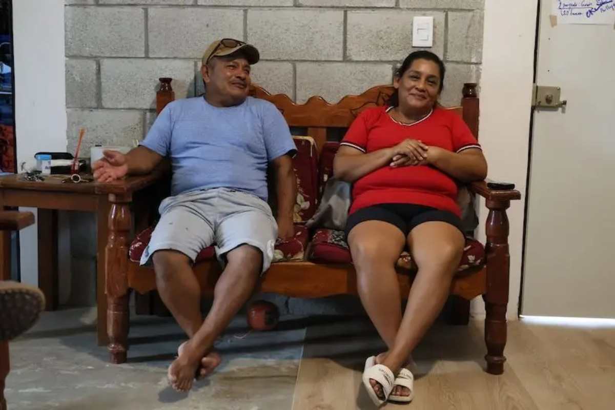 Guadalupe se acopla a una nueva vida después del desplazamiento que sufrió la comunidad. Fotografías: Ricardo Miranda.