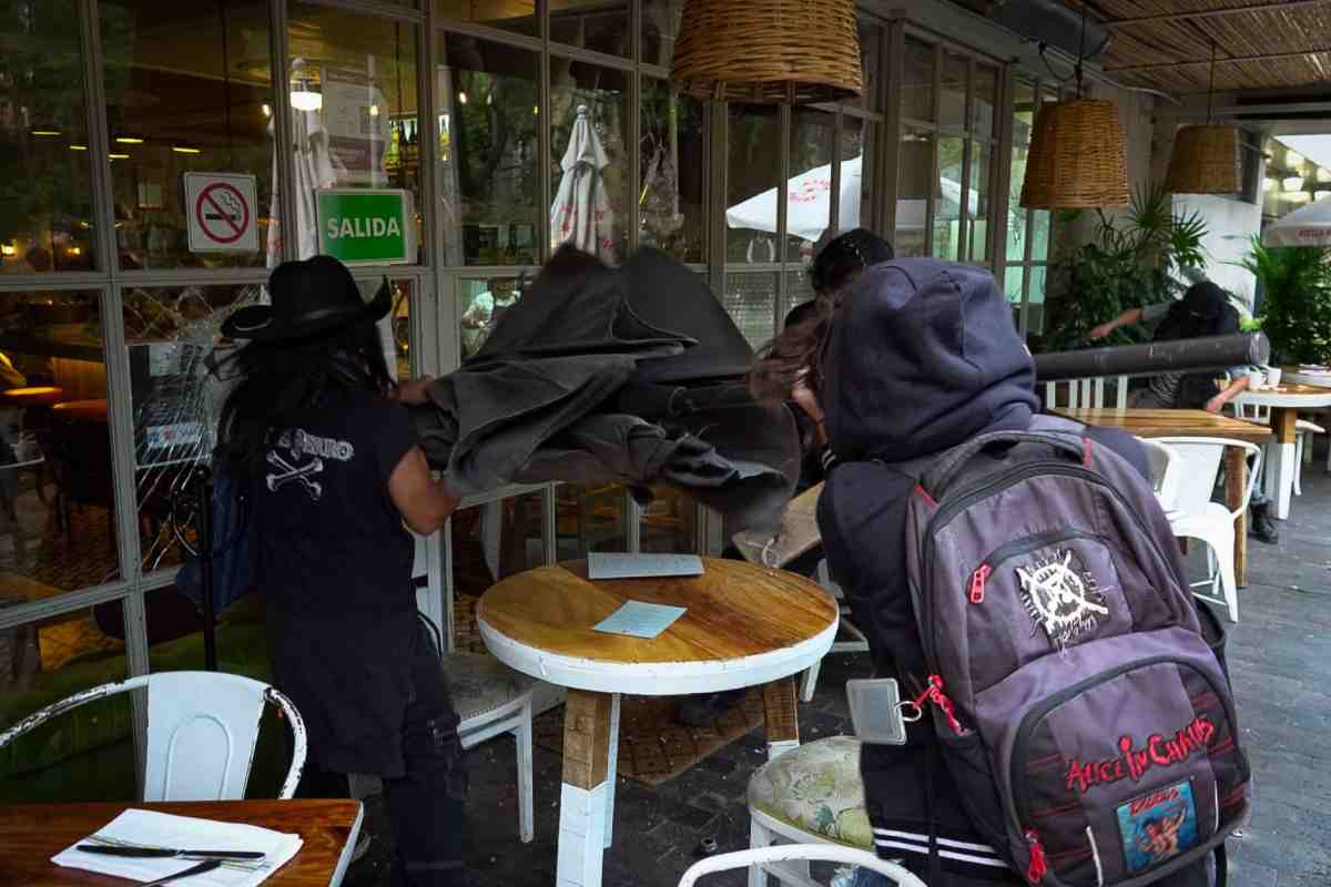gentrificacion-cdmx-protesta-danos-cuauhtemoc-alessandra-rojo