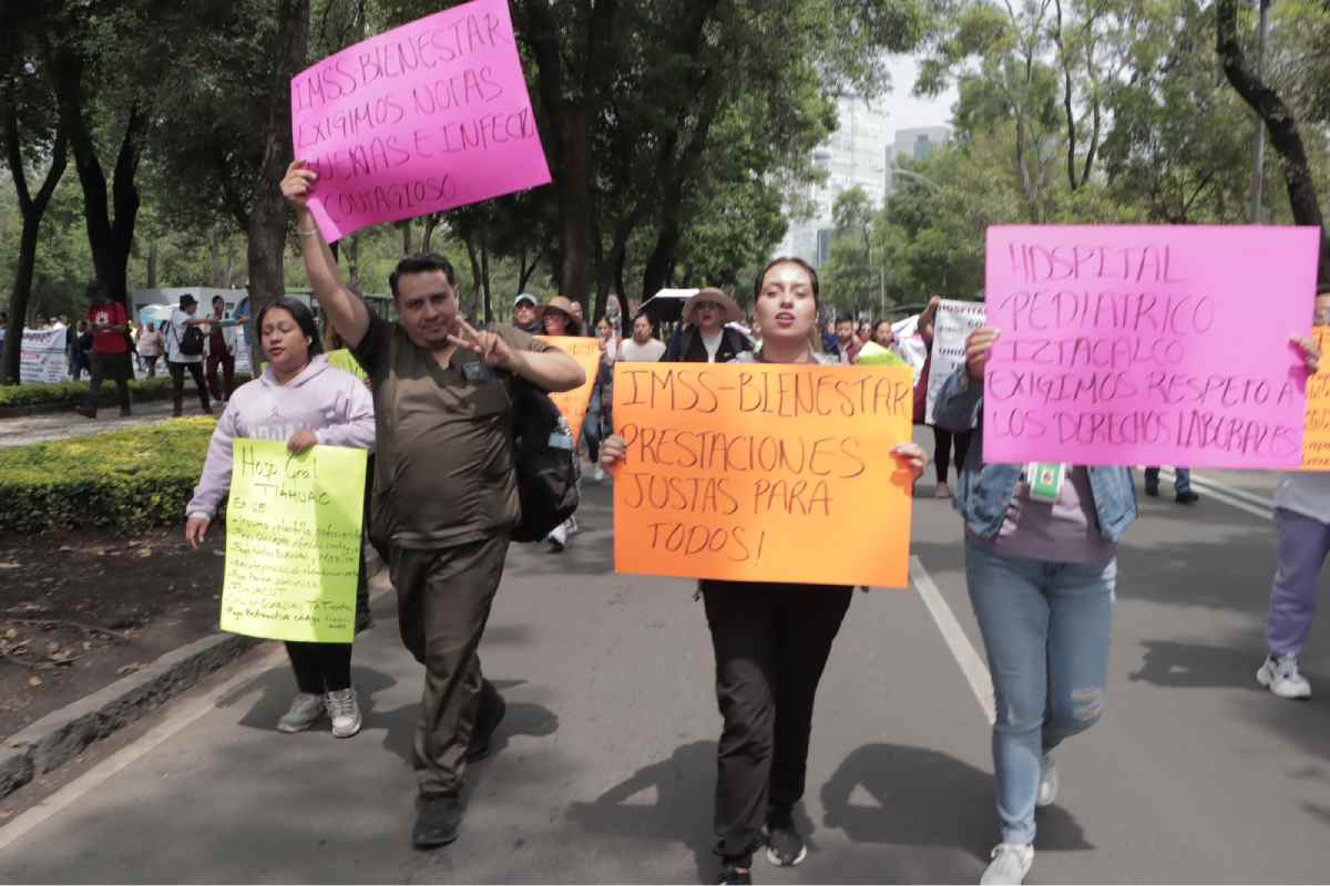 IMSS Bienestar acuerda mesas de negociación con trabajadores de salud para resolver demandas; liberarán vialidades