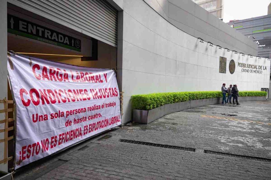 Paro de labores en el Poder Judicial de la CDMX mantiene en parálisis ...