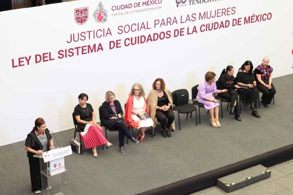 Con 8 años de retraso, Clara Brugada envía iniciativa para crear ley del sistema público de cuidados en CDMX tras orden judicial